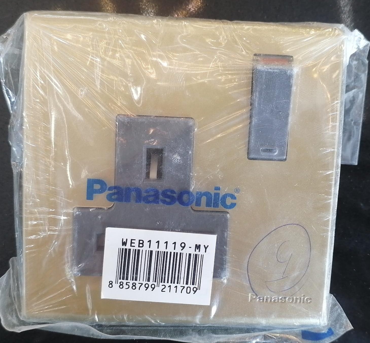 Gold 13A 1-Gang DP Socket – WEB1111K-MY