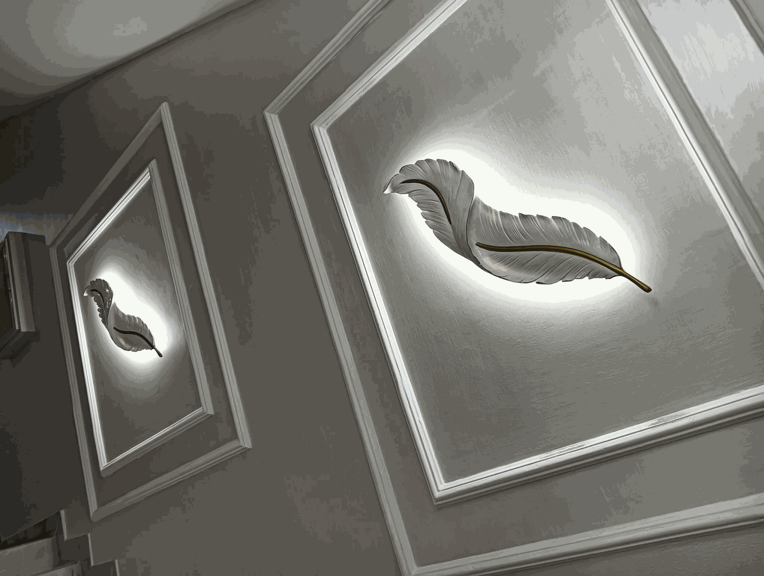 Modern Decorative White Feather Design Led Wall Light