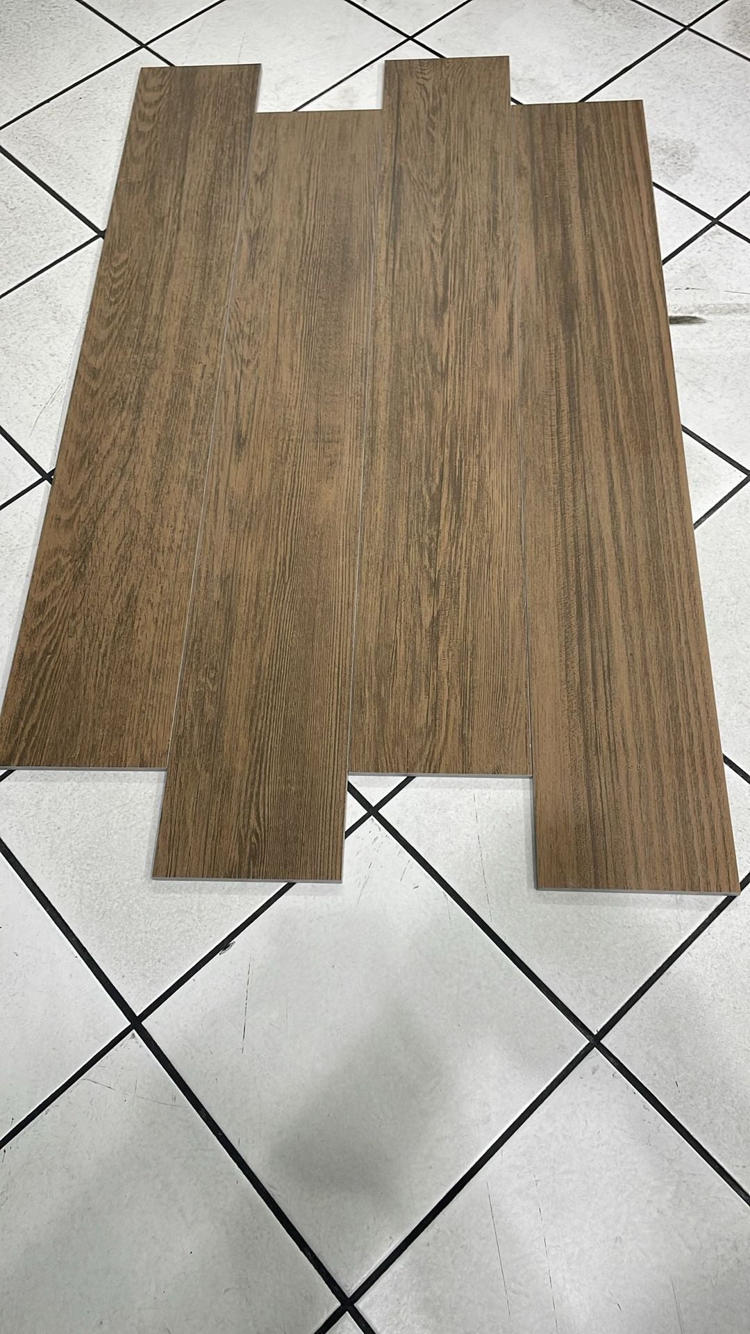 بلاط روفر نوتشي كييارو آر تي