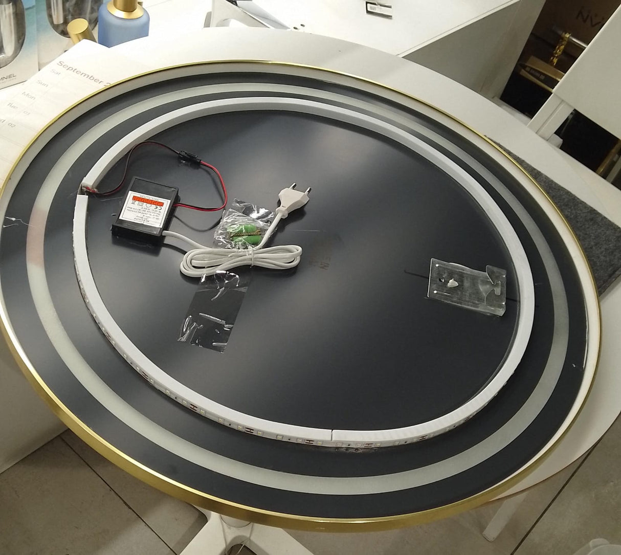 233-G Gold Frame LED mirror with Aluminum Frame W60* H60 cm (135349)