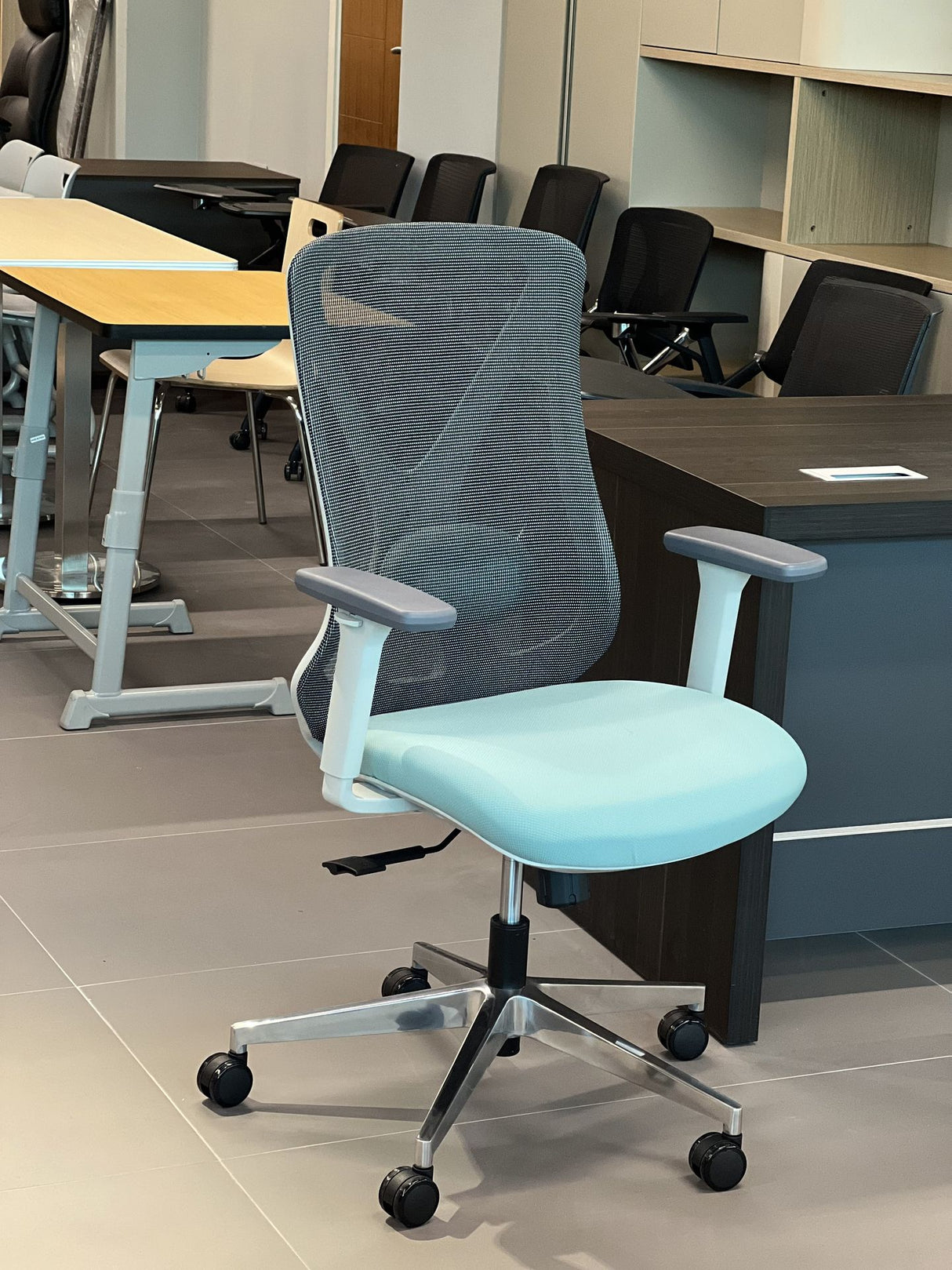LM-178B-1 Office Chair