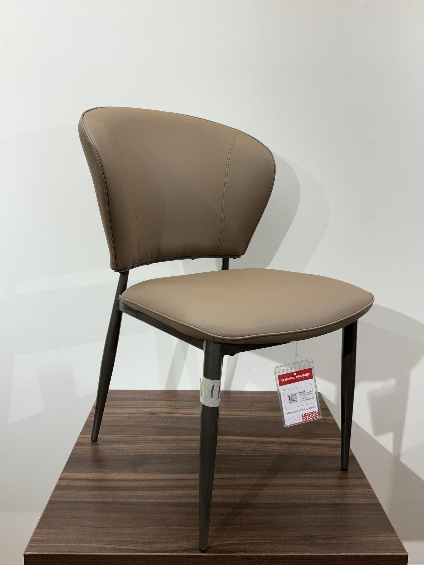 Dining chair (Brown)