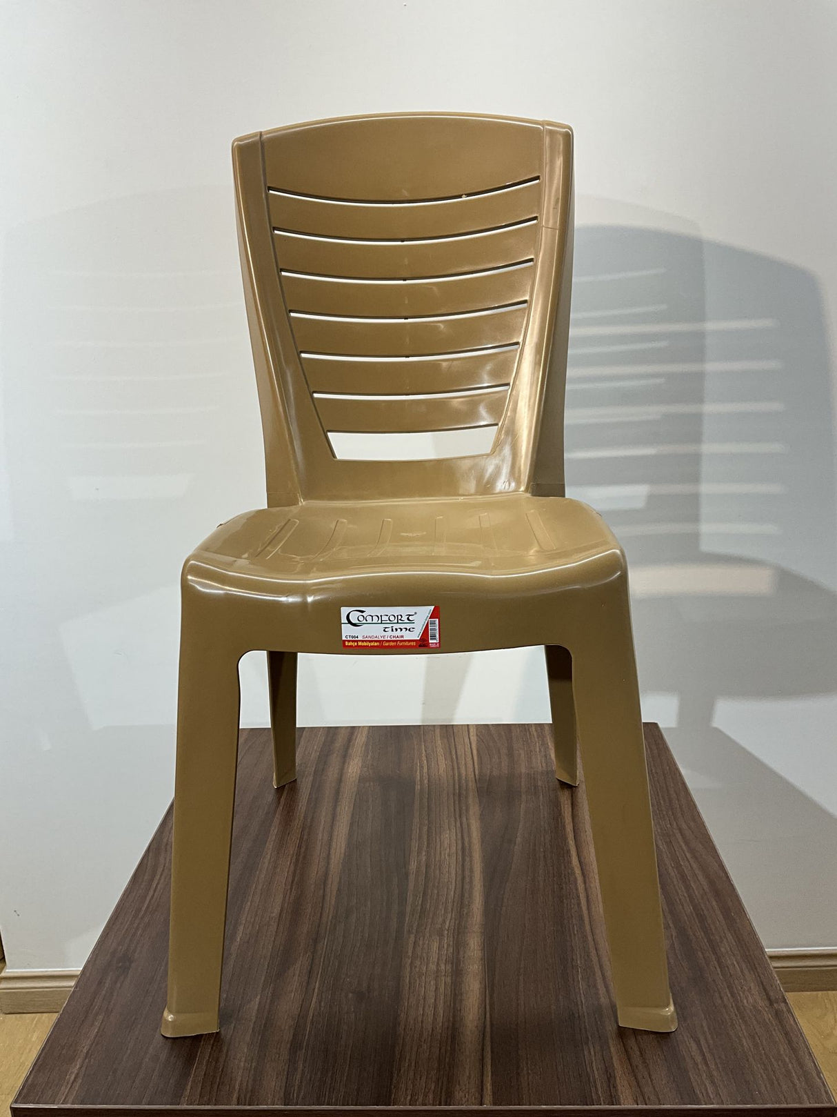 Karanfil Chair