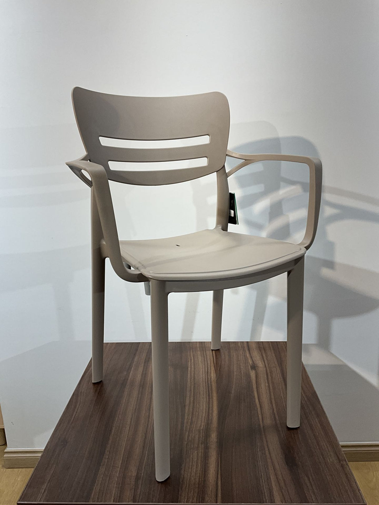 Yaprak Chair