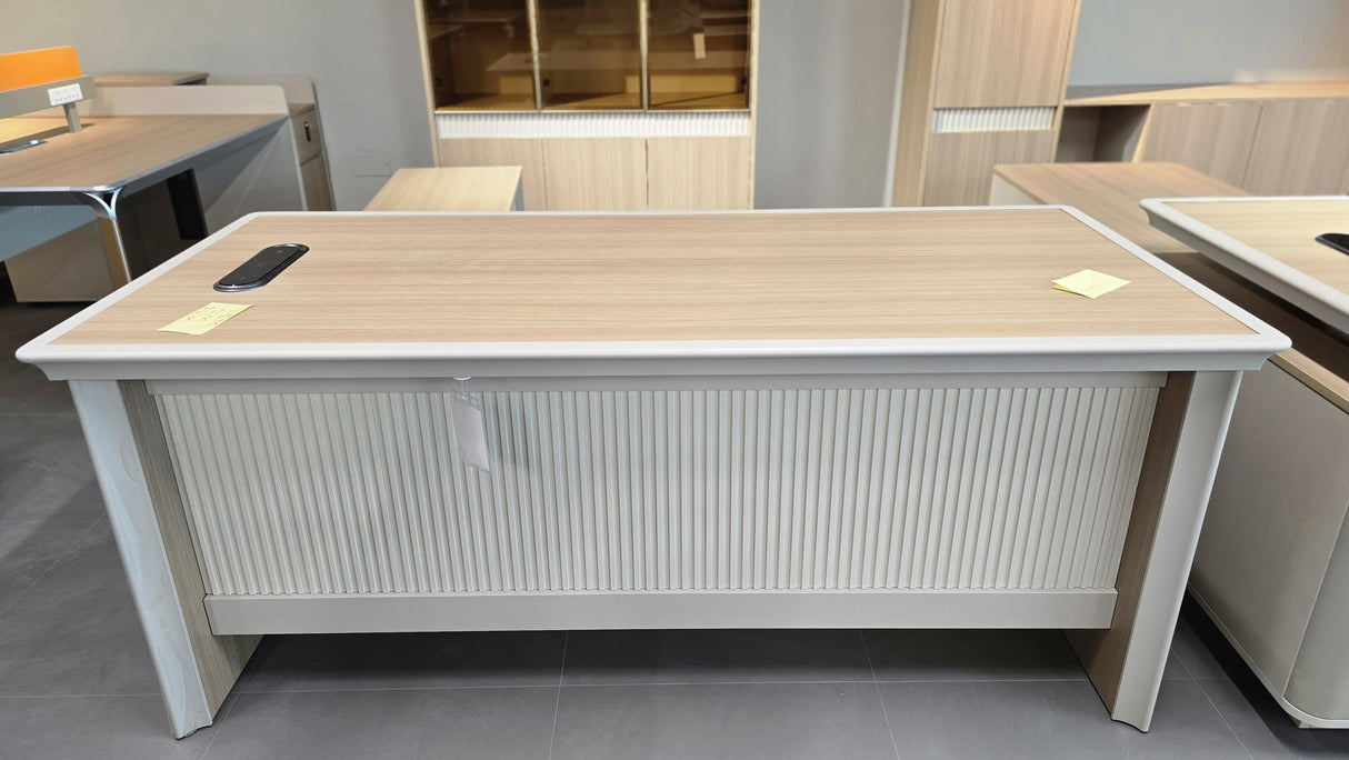 A5-018 Office table 1800*1600*750