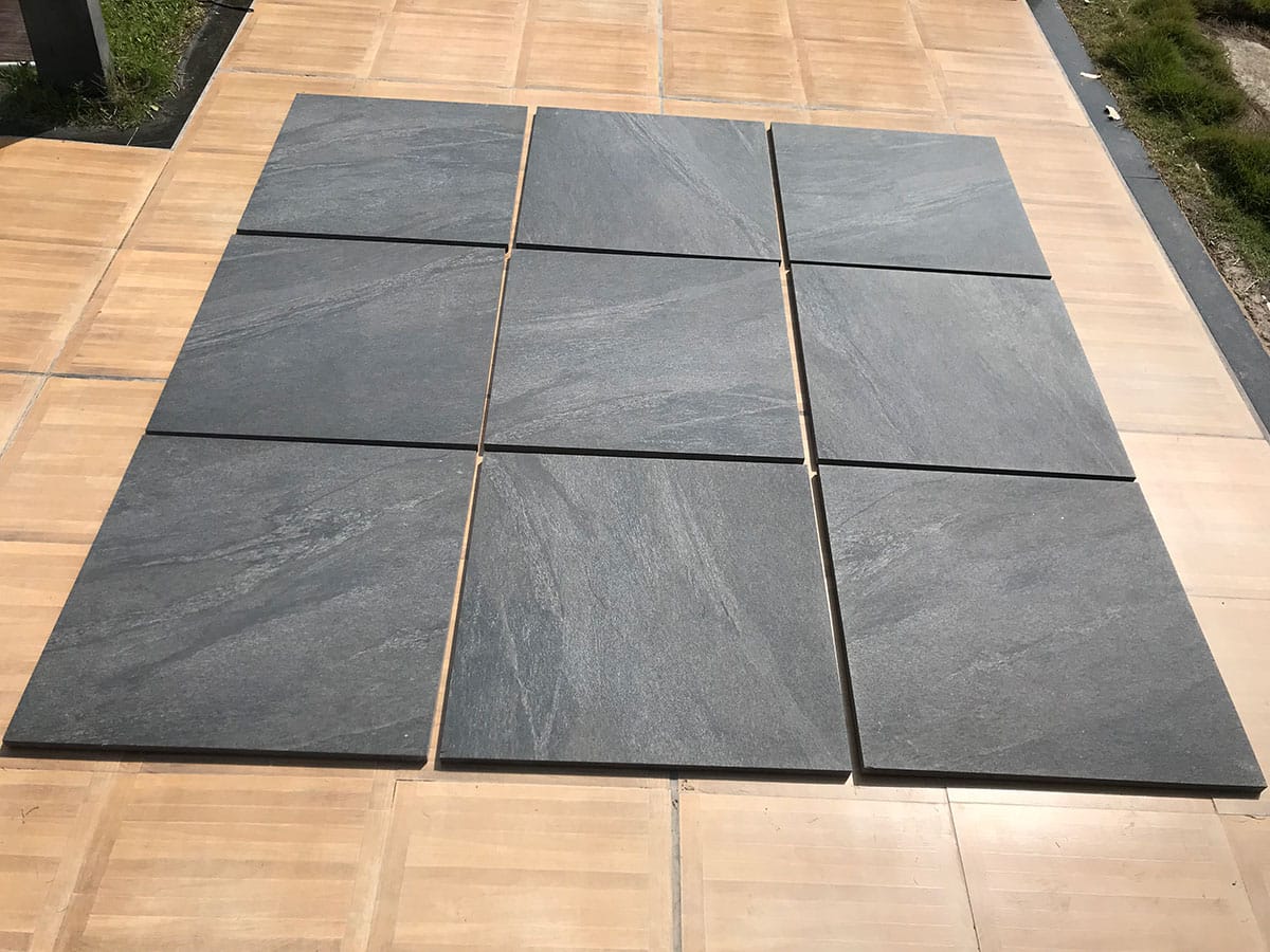 County Anthracite R-10 Tile