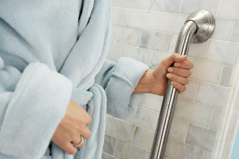 Moen Home Care Handicap Grab Bar – Curled Grip