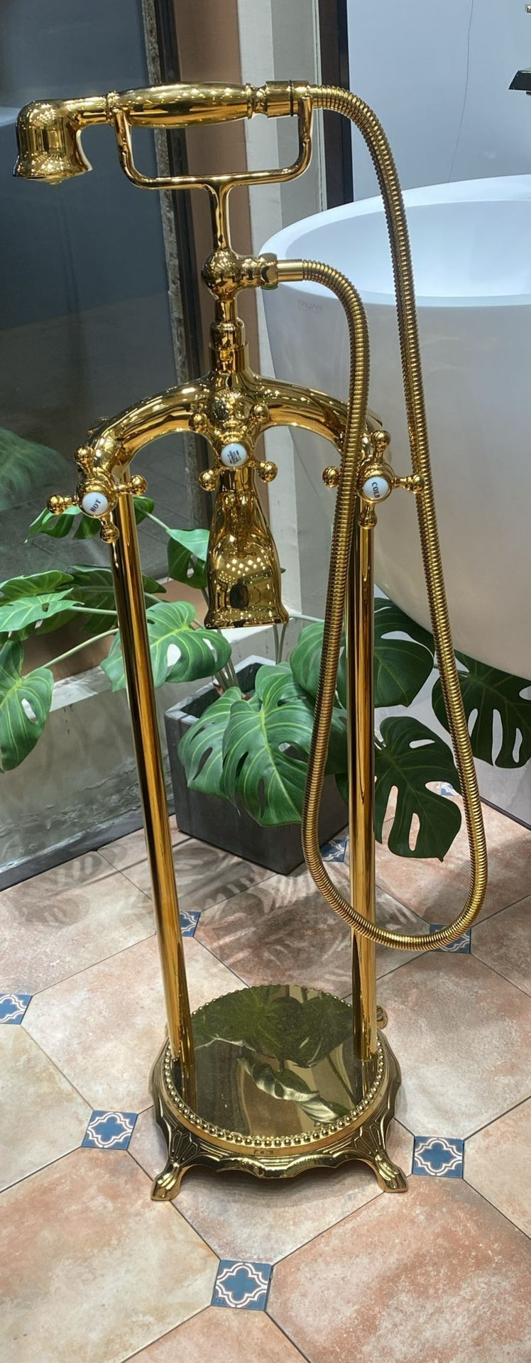 A10 Bathtub with Gold Faucet – 2150mm