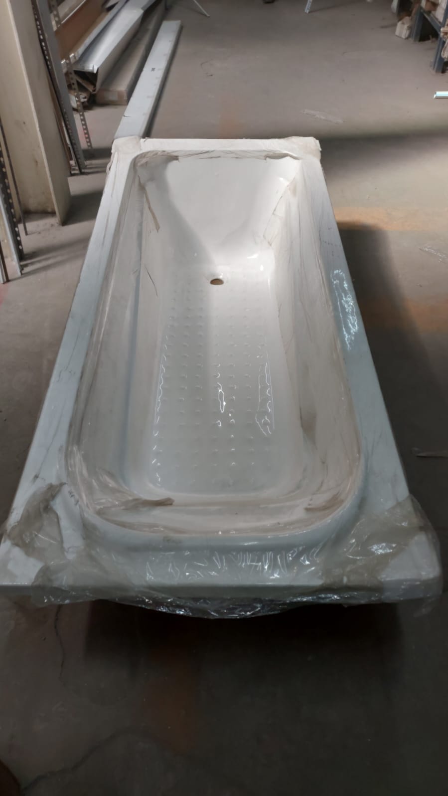 A-501 Bathtub 1700×700×400 mm — Areej/Florent