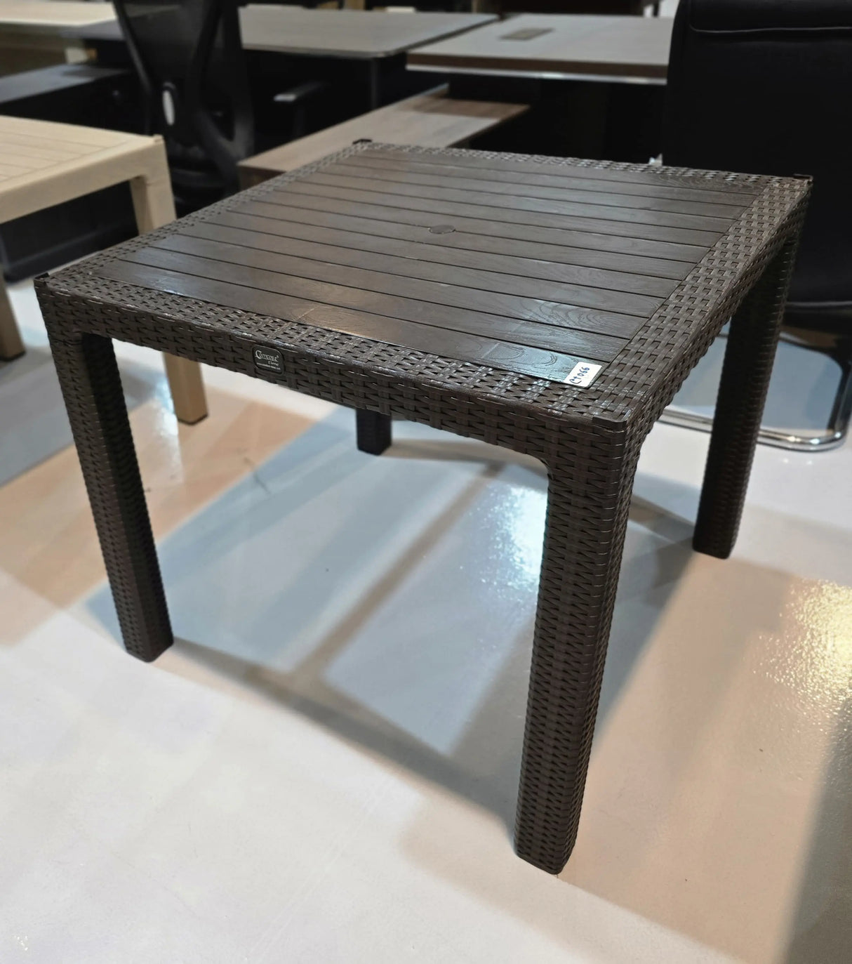 CT066 Begonvil Rattan Table (Dark Brown / Cappuccino finish)