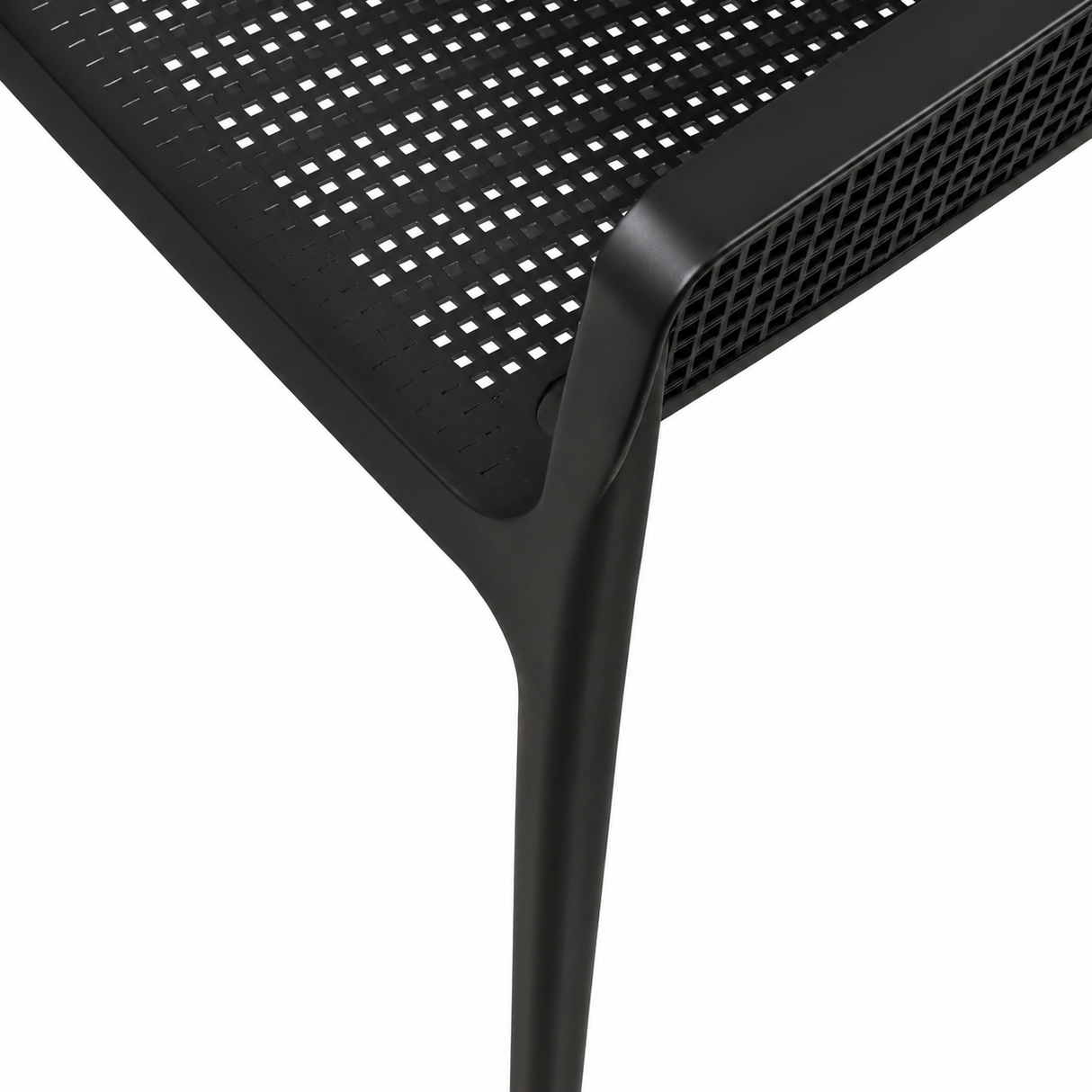 NVS-085-02 Loop Armchair – Black