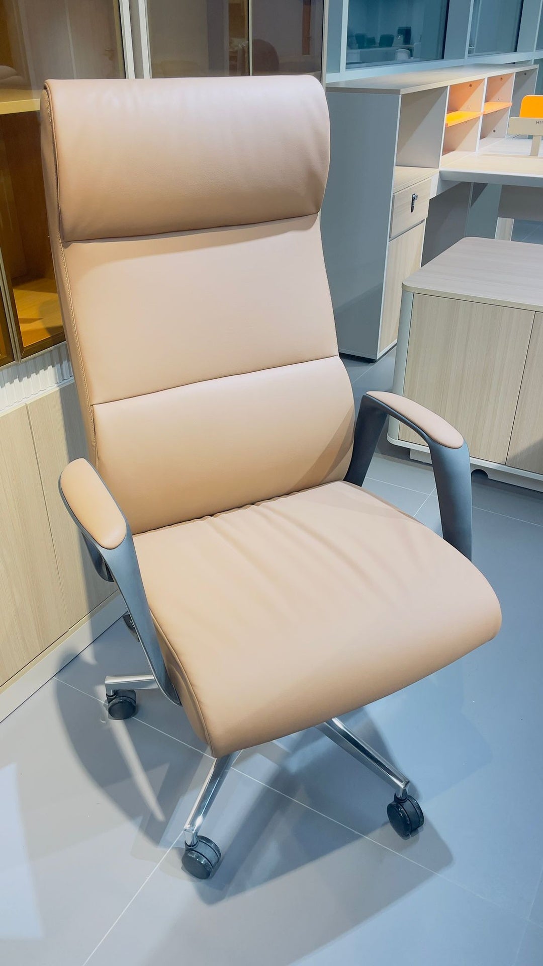 HIGH BACK OFFICE CHAIR A2010