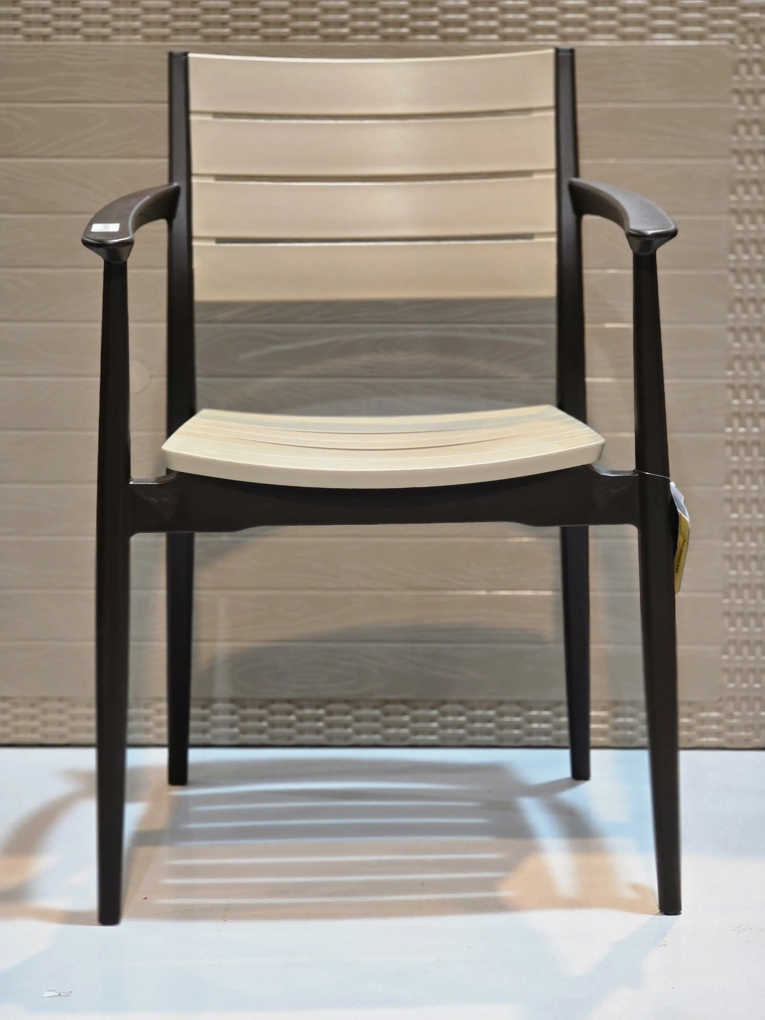 NVS-023-10/09 Regnum Armchair – Brown & Cappuccino