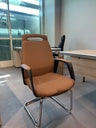كرسي مكتب D828-1 بني (كرسي الزوار) (EXE)