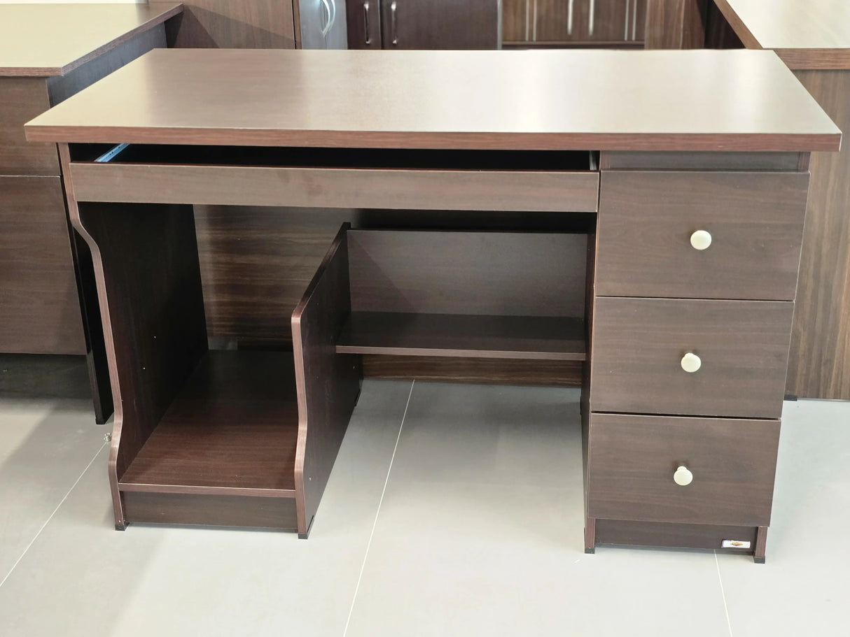 طاولة الكمبيوتر PKCT014