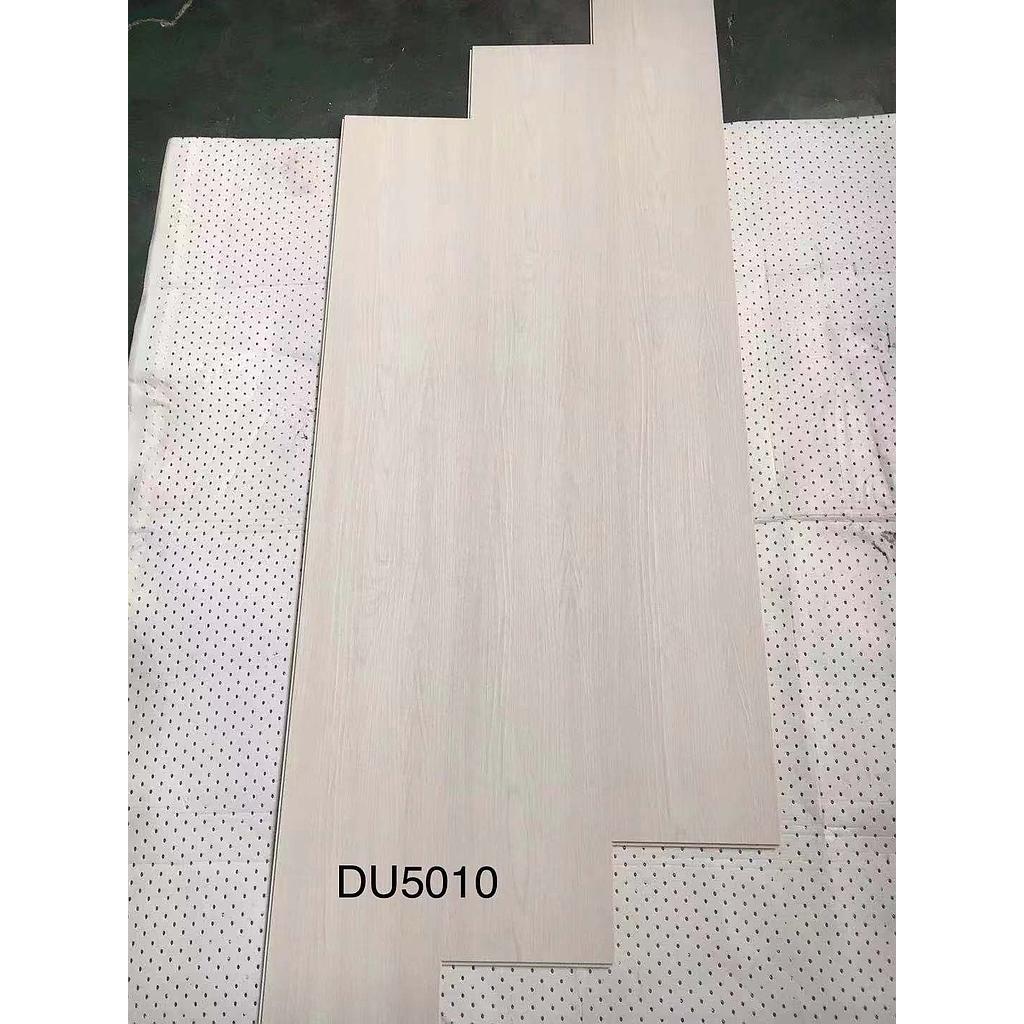 SPC Skirting DU5010 – 2400×100×15mm Light Oak Finish