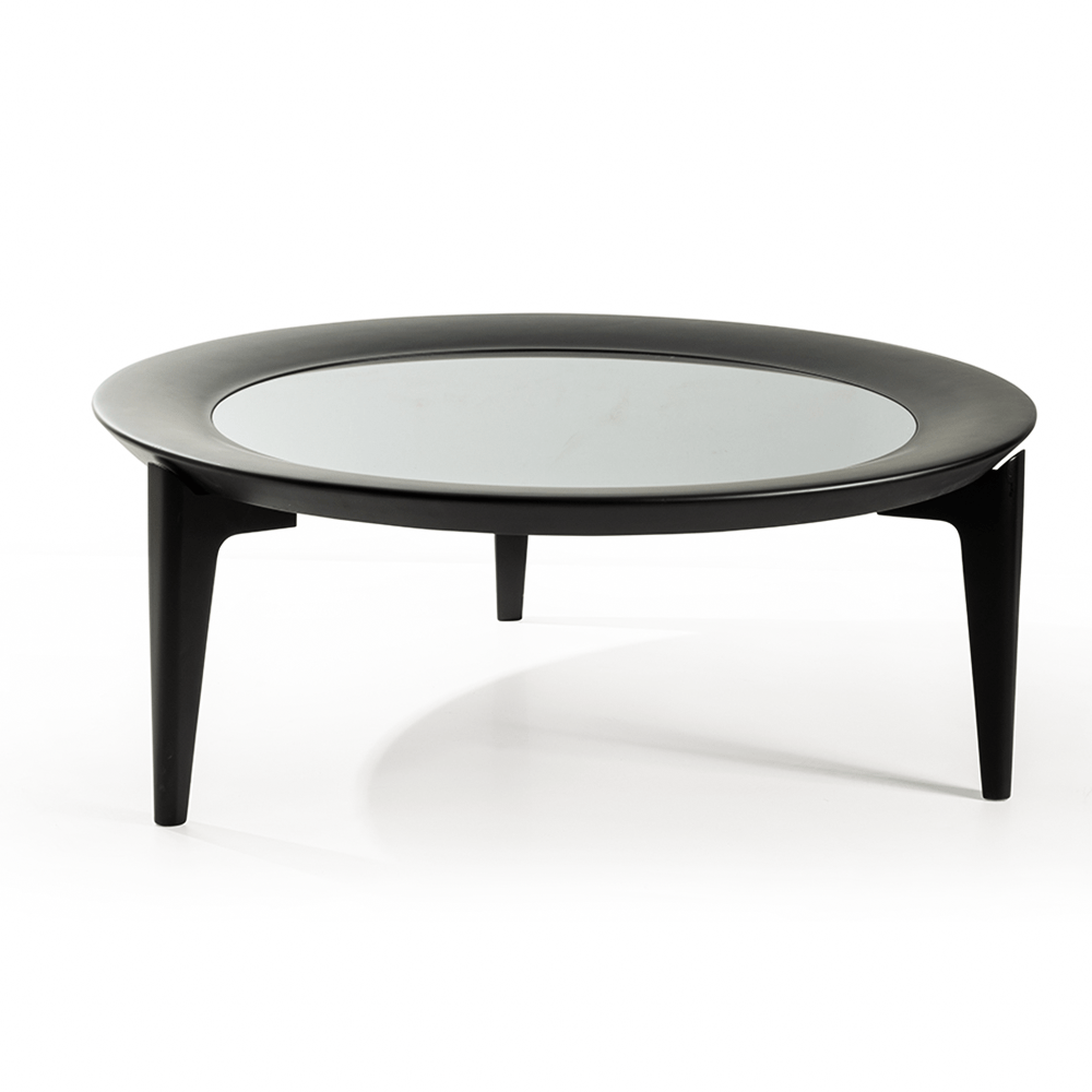 طاولة شاي خشبية كبيرة في مركز فوفو