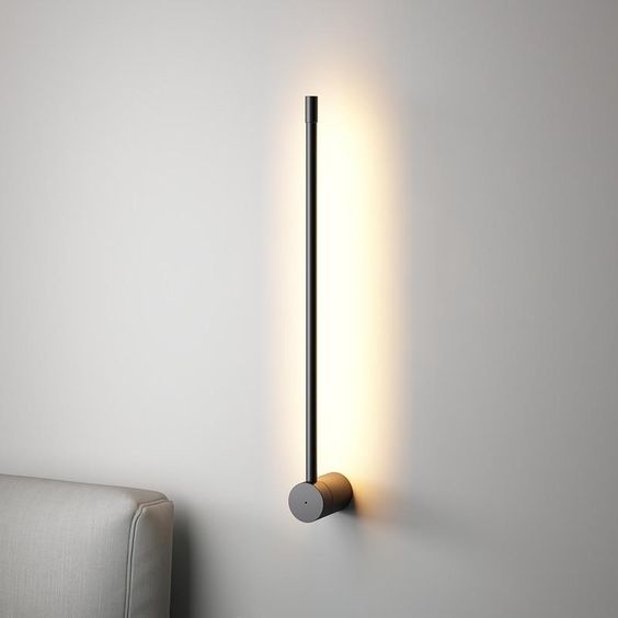 OM820844 Silver Wall Light 6W