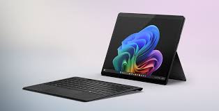 جهاز مايكروسوفت سيرفس برو 11+ مع تكامل الذكاء الاصطناعي Fara-7B