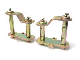 Dobinsons Rear Greaseable Extended Shackle for Nissan Xterra 05+ 1" Lift