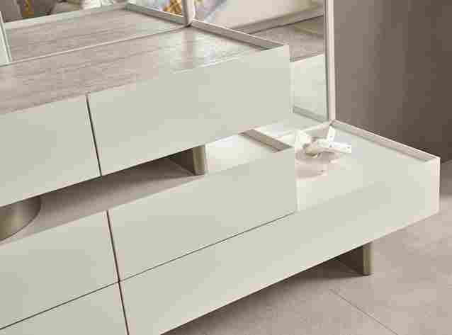 Viola Bedroom Set