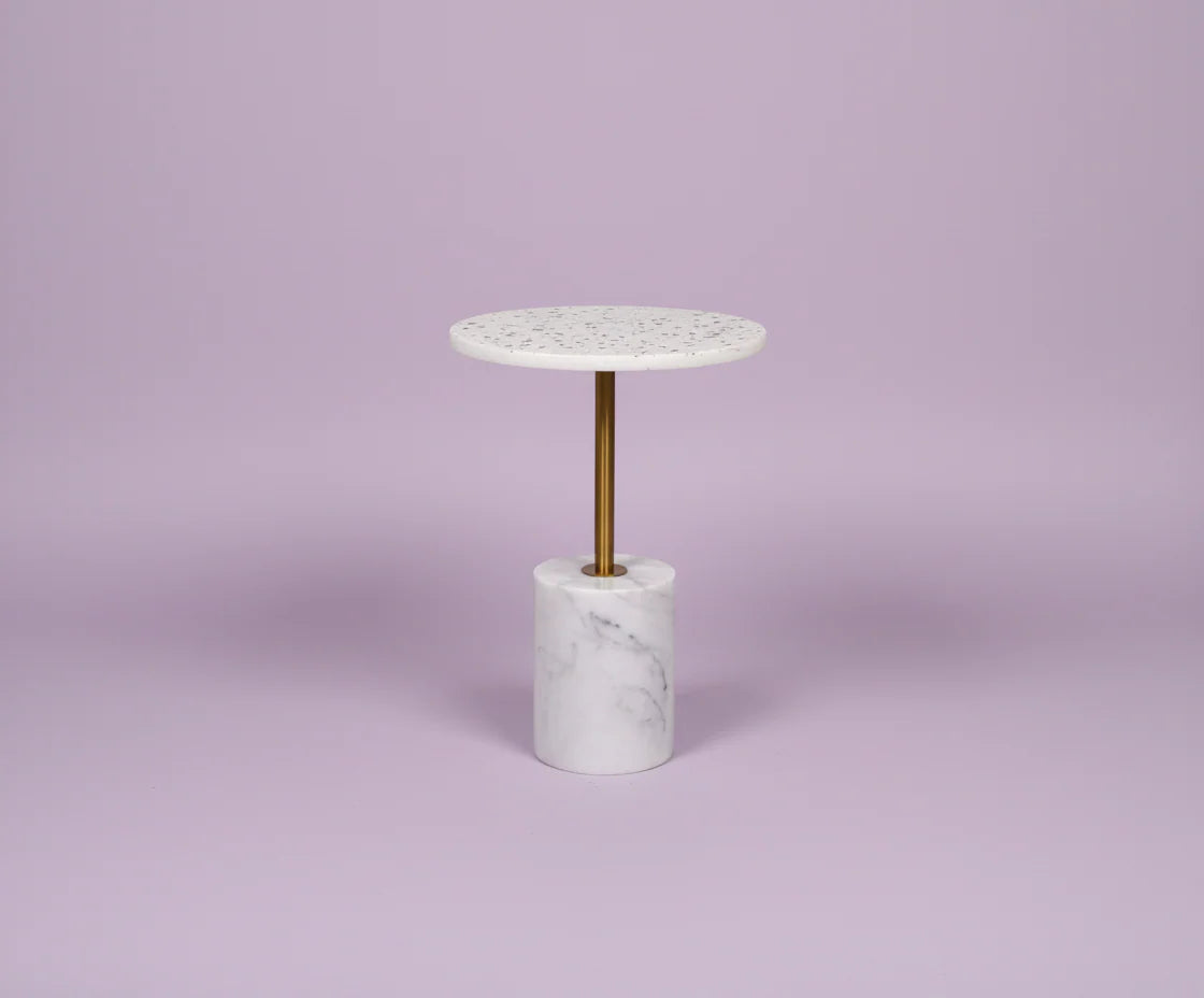 طاولة جانبية