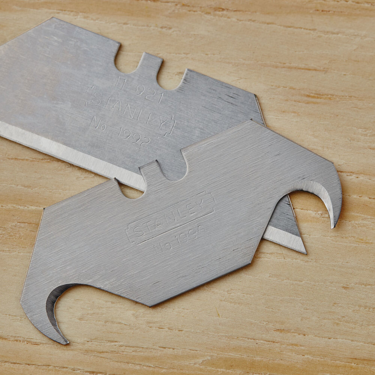 Stanley 2-10-099 Knife"99E" with retractable blade, Silver