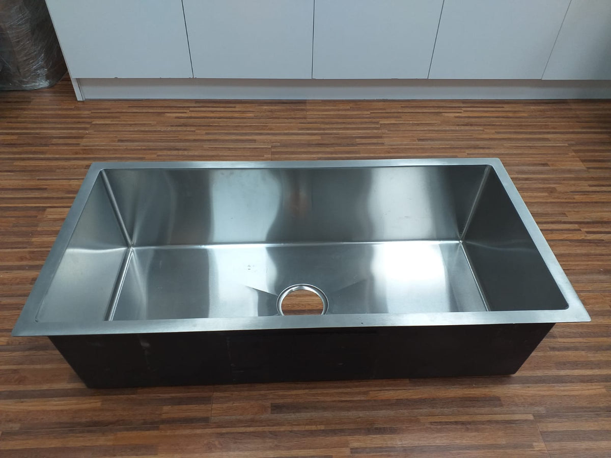 Silver Undermount Kitchen Sink 80 × 45 cm