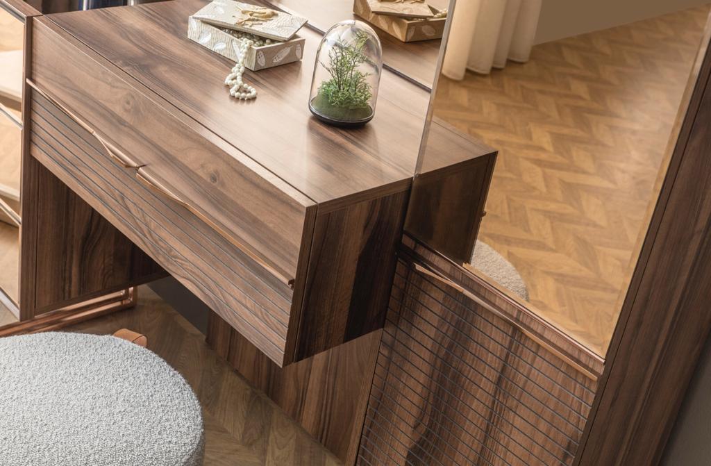 Brava Bedroom Set