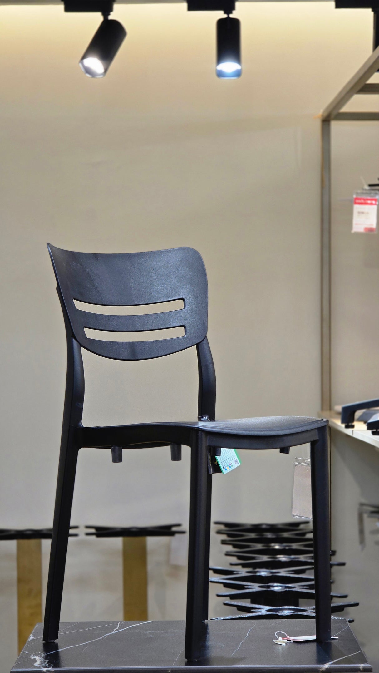 Yaprak Chair