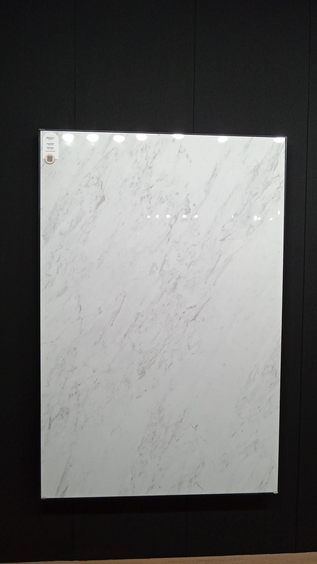 Tile-Carrara White 3pcs random