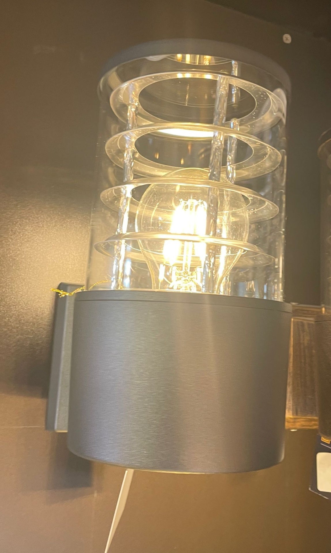 30H BK Hilite Outdoor Stand