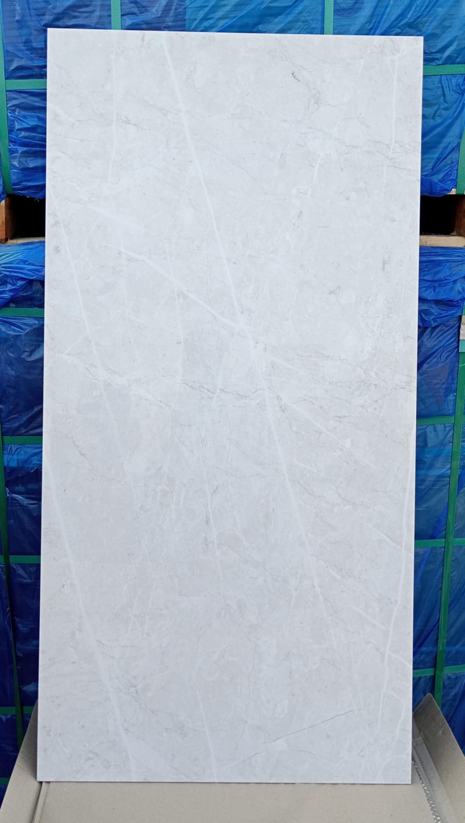 Tile-Pietra White