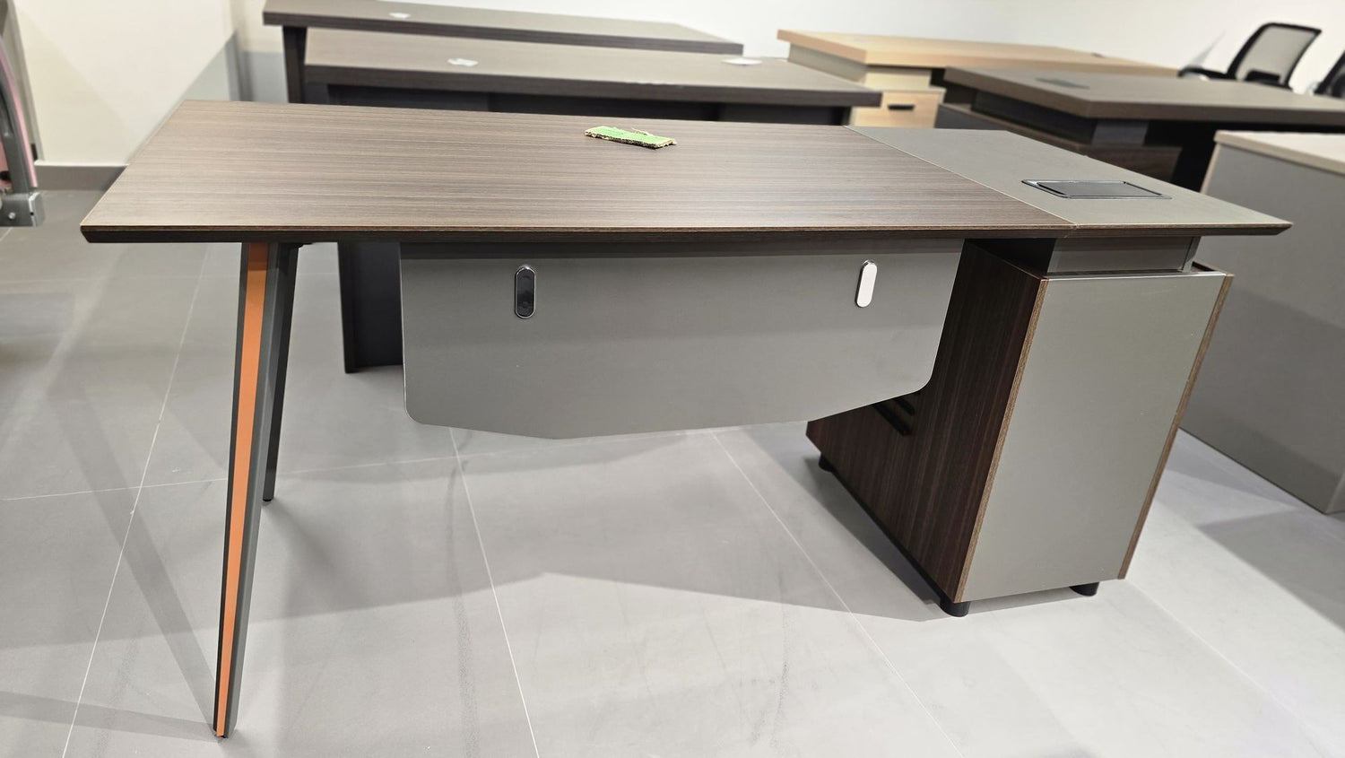 Wooden Office Table (2000x1800x750mm)