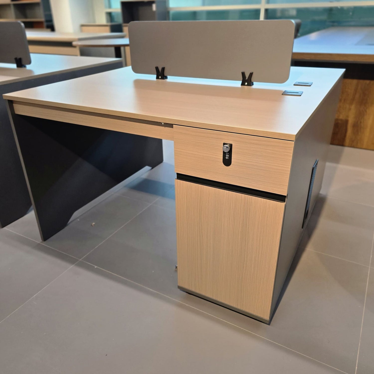 Work Station 18-212A (1200*1200*1020)