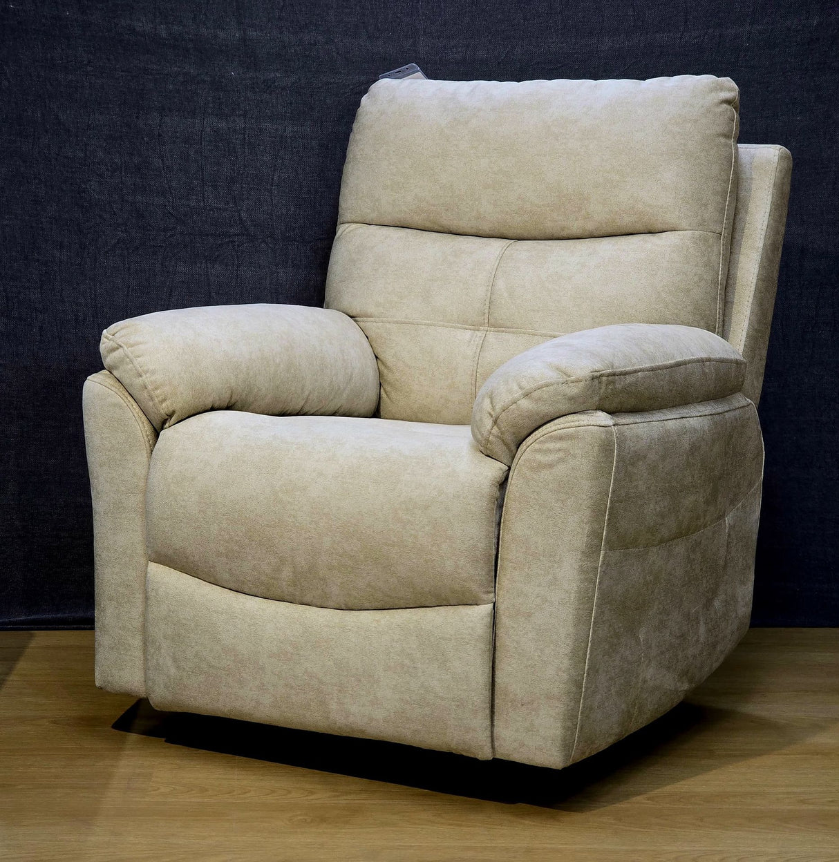 Victoria single seater Recliner