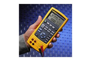 Fluke 724 Temperature Calibrator QATAR