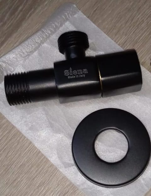 Black Quarter-Turn Angle Stop Valve