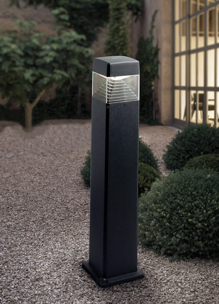 DS1 564 Black CCT Bollard Light