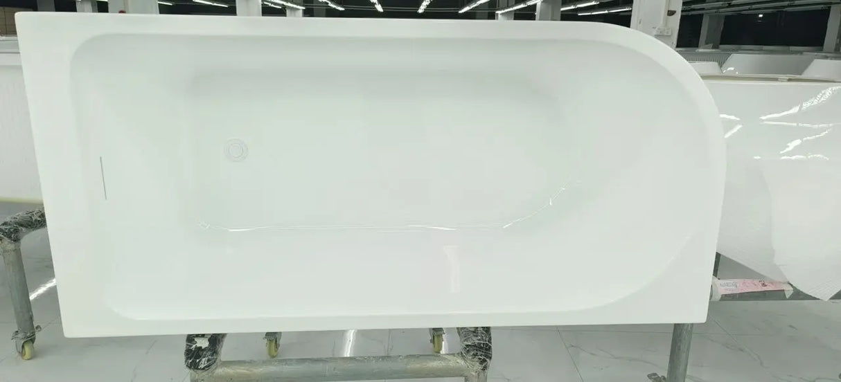 Freestanding Bathtub with Mixer & Overflow
