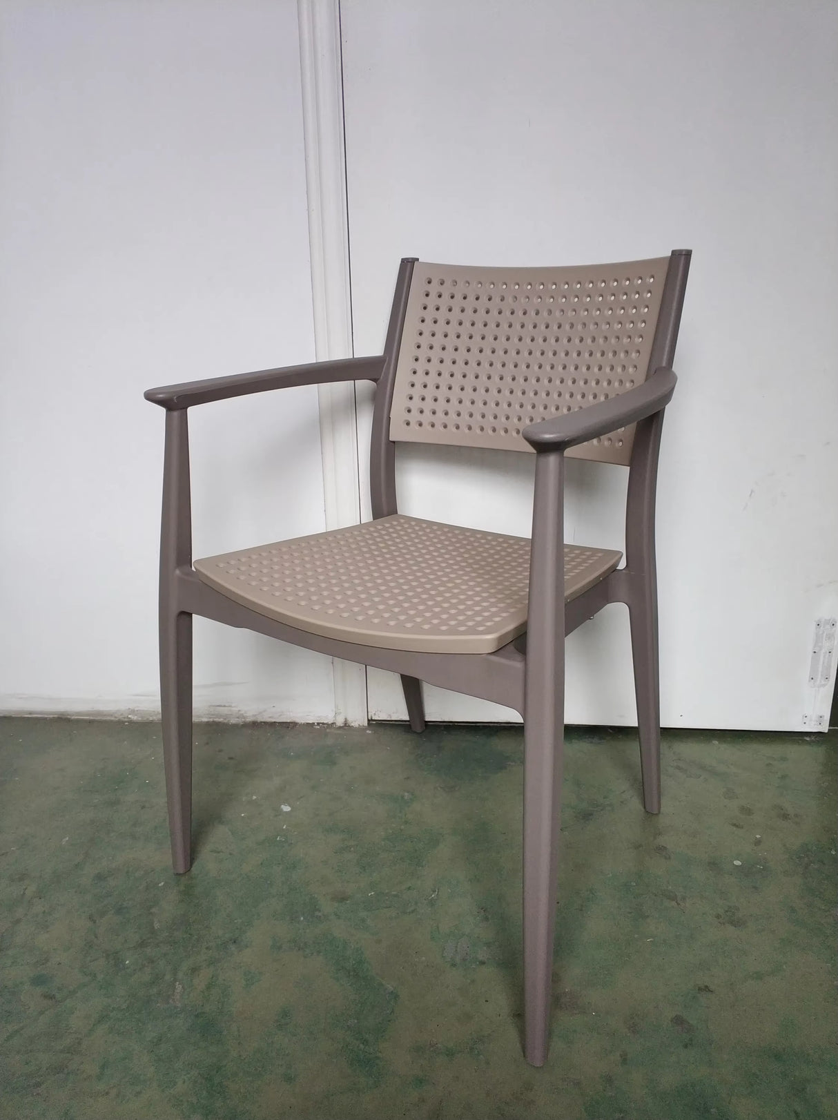NVS-026-11/10 Seginus Armchair – Desert Brown