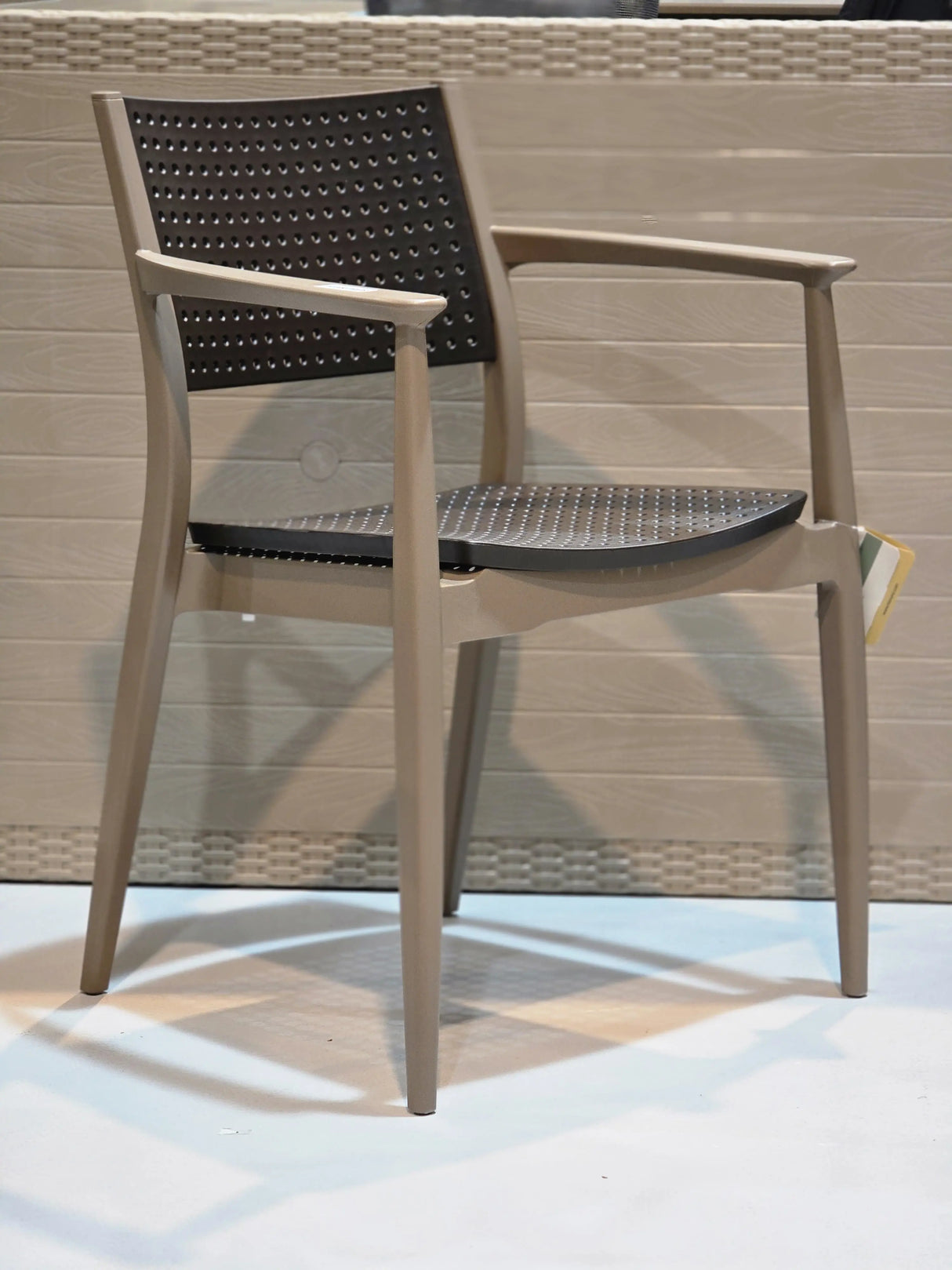 NVS-026-11/10 Seginus Armchair – Desert Brown
