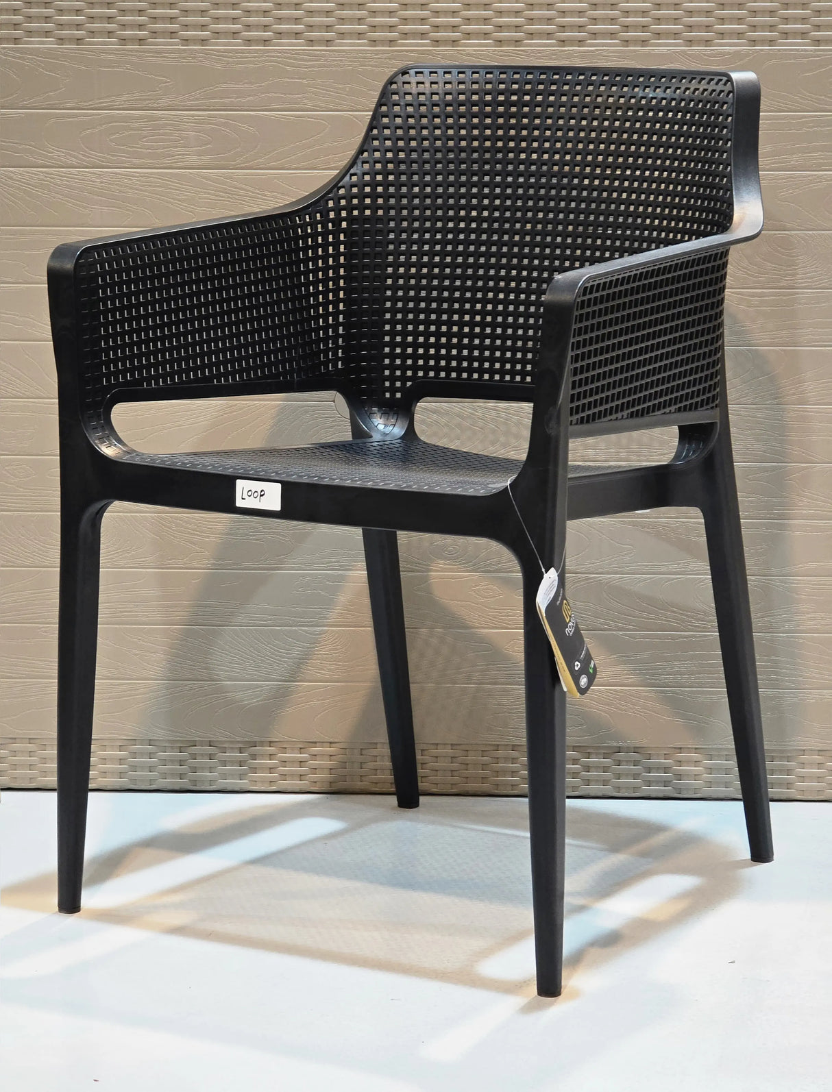 NVS-085-02 Loop Armchair – Black