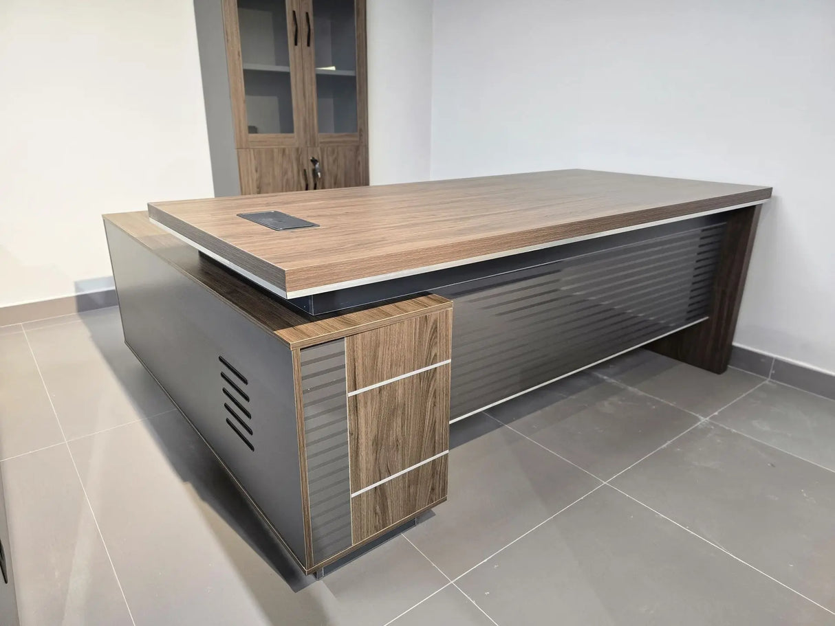 2M Office Table 21A2008