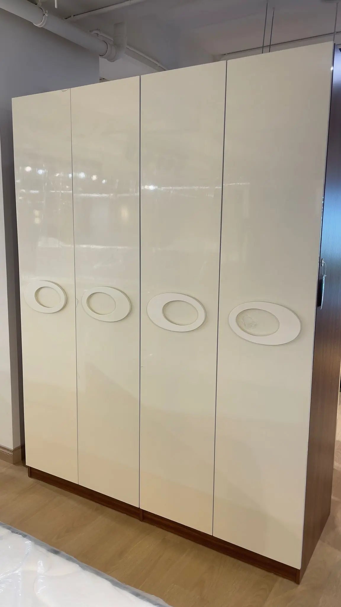 QQ4 4-Door Wardrobe