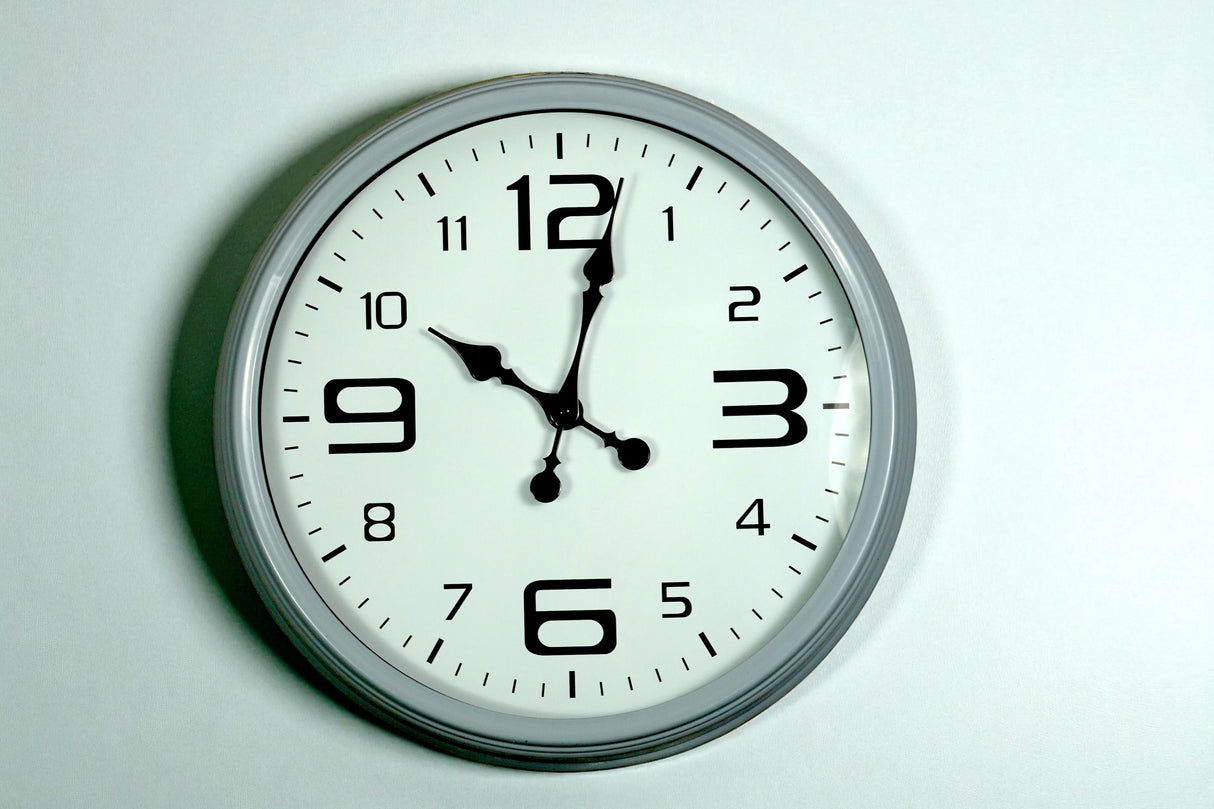 FFO8-7 Large Wall Clock (45 cm)