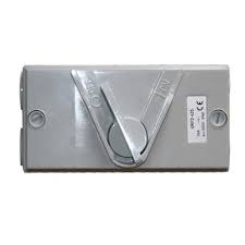 IEKO WEATHER PROTECTED TRIPLE POLE SURFACE SWITCH