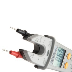 Megger DCM330 – CAT IV FORK MULTIMETER QATAR
