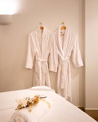 Hala Towels Gift Box 2 Bathrobe And 3 Towels