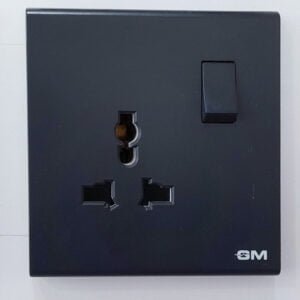 Universal Socket with Switch 16A BLACK